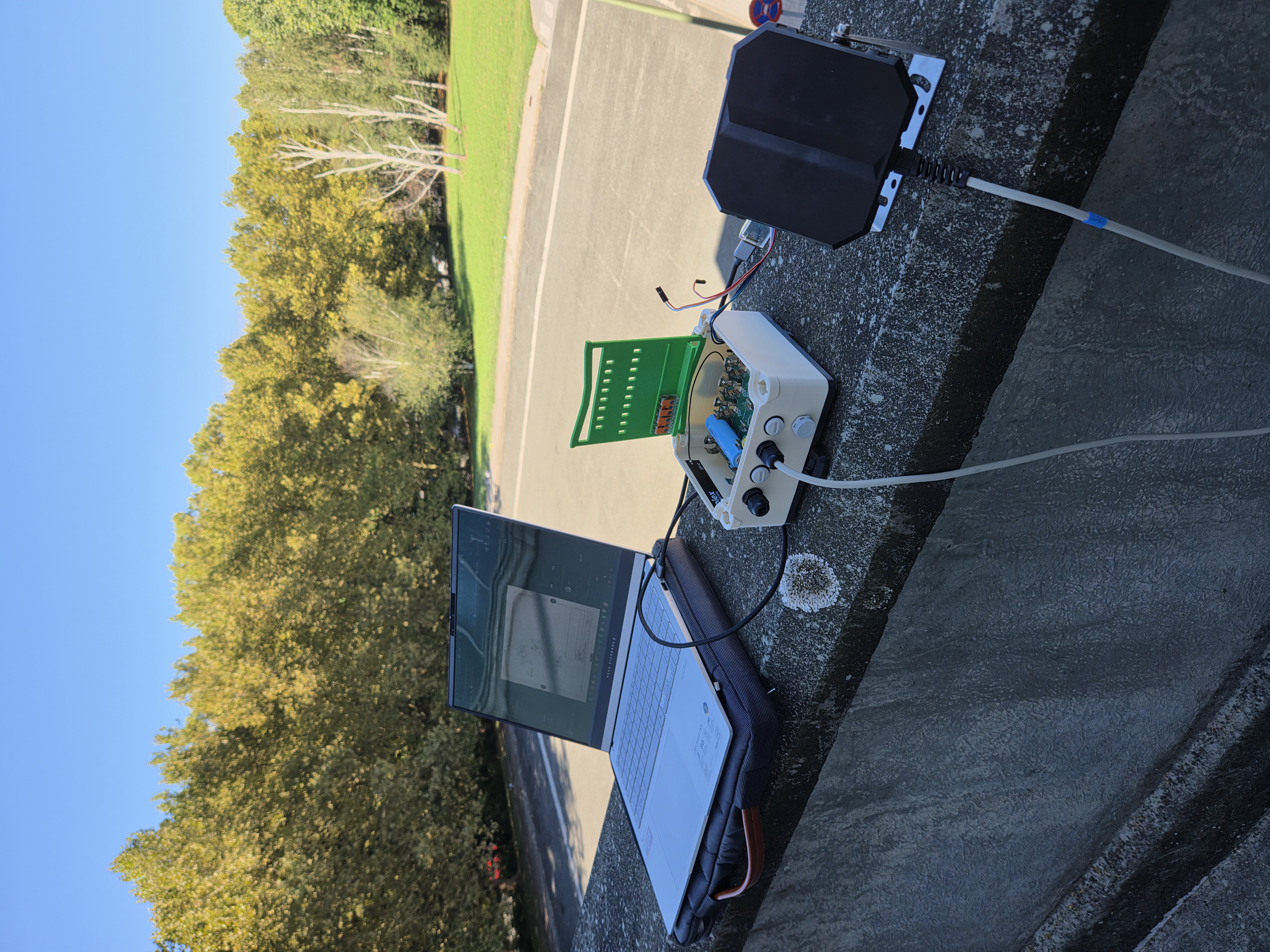 The real test outdoors, clear sky, ISURLOG connected to a laptop running the tutorial commands